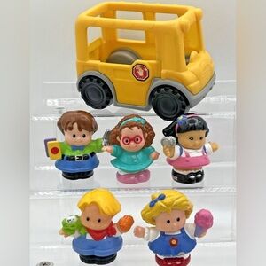 FISHER-PRICE- Little People 2003 School Bus with 5 Figures